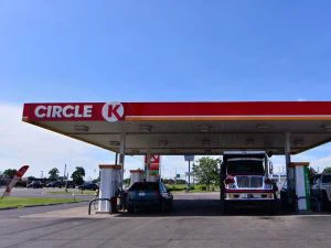 सर्कल के गैस स्टेशन साइन